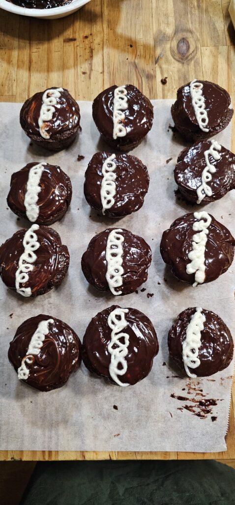homemade copycat Hostess cupcakes