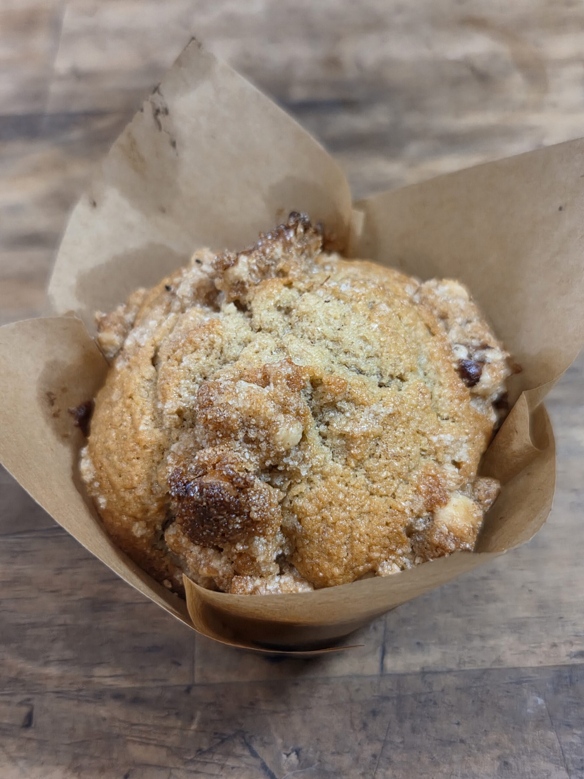 banana muffin with crumble